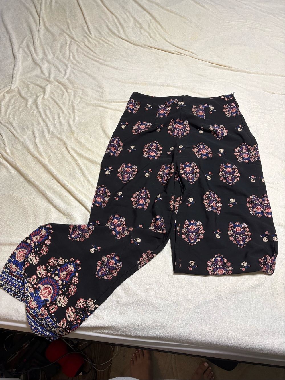 Charlotte Russe Black Wide-Leg Floral Print Pants